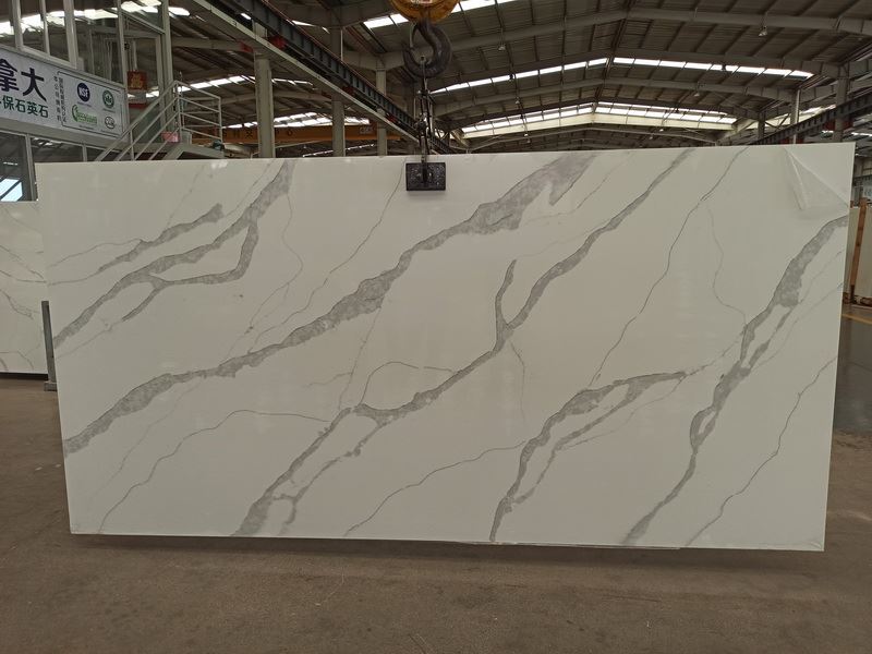 Calacatta Quartz big slab.jpg Calacatta Quartz big slab.jpg