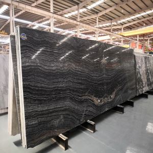 黒の木製大理石スラブ